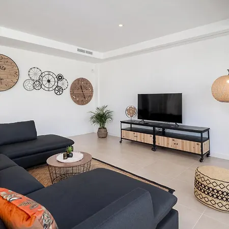 Вилла Moderne Proche De La