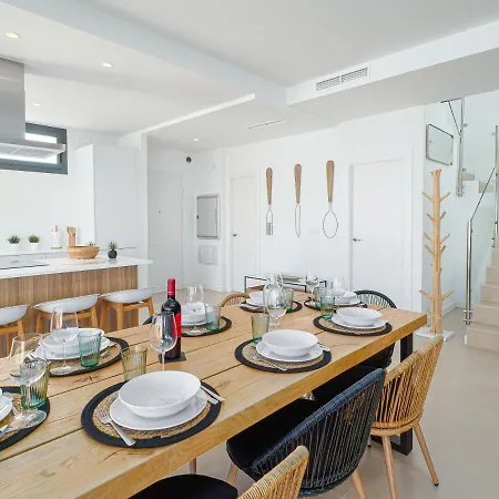 Moderne Proche De La Villa