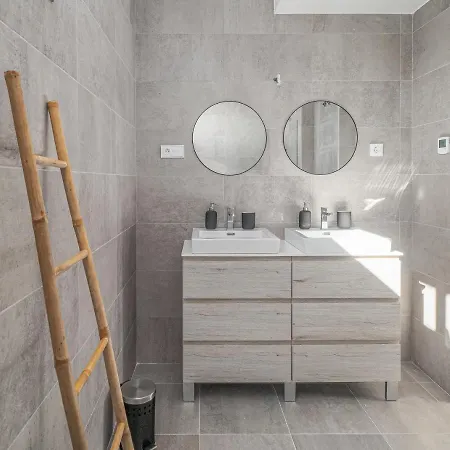 Moderne Proche De La Villa